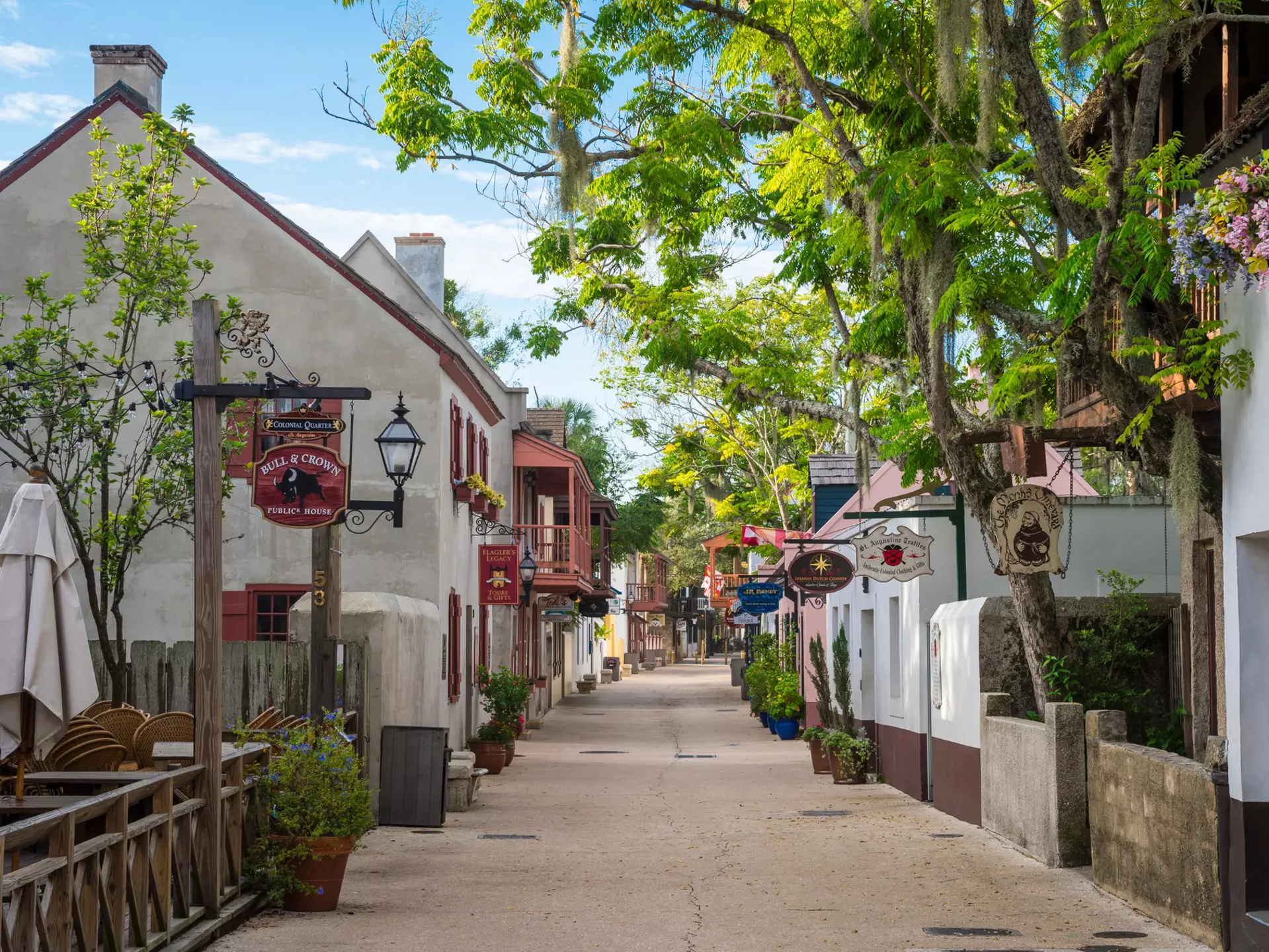 A charming street in the Historic District of St Augustine, Florida. lazyllama/Shutterstock