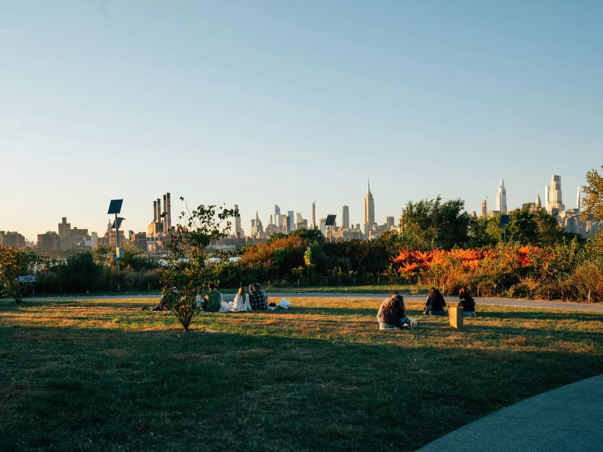 View of the Manhattan skyline from Williamsburg, Brooklyn. Cavan-Images/Shutterstock