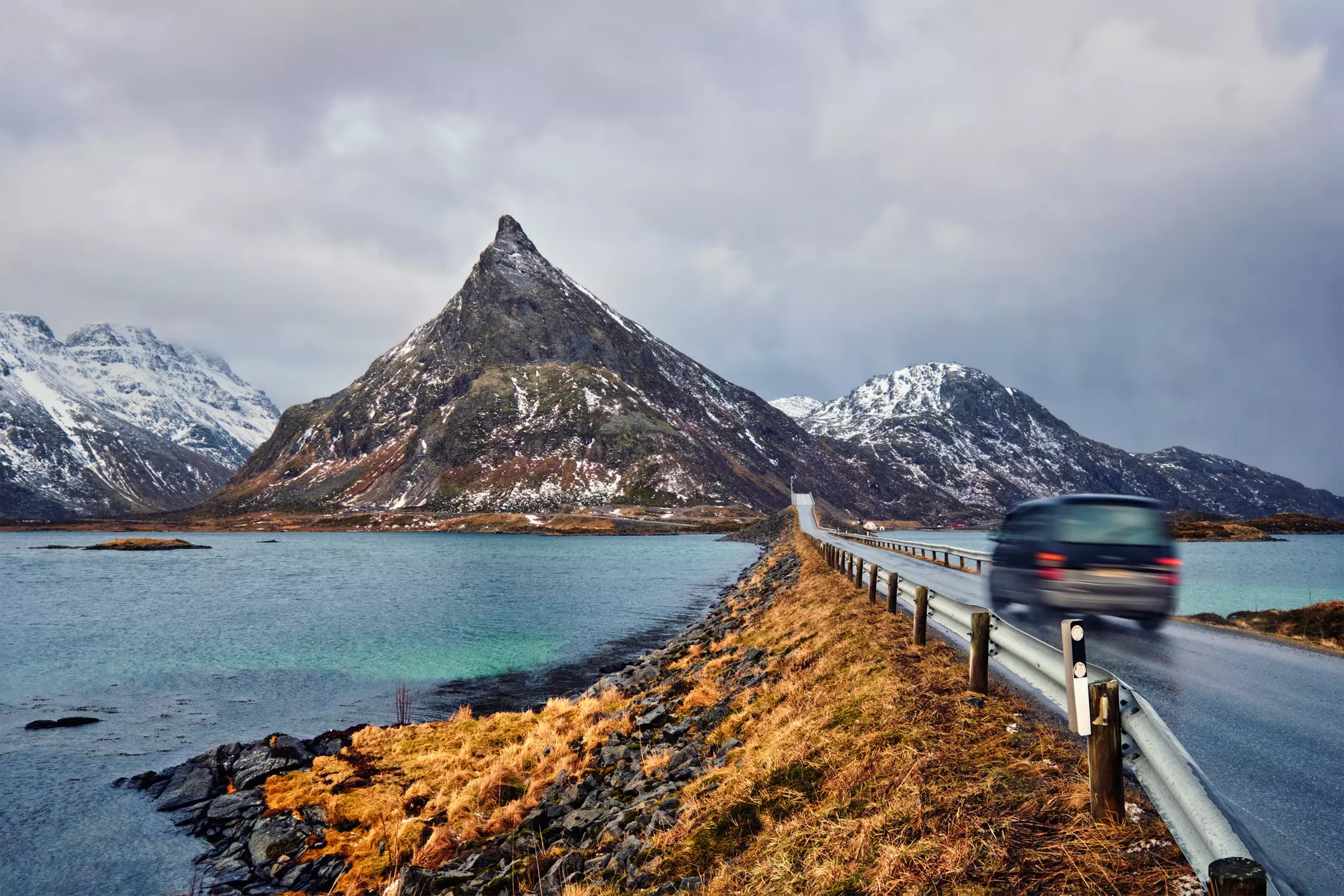 Follow the E10 across the remote Lofoten Islands © f9photos / Getty Images