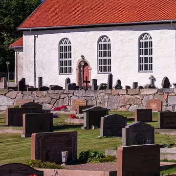 2YWJ1YA Picturesque view of Skee kyrka, a 12th century church and cemetery in the village of Skee, near Stromstad in Bohuslan, Vastra Gotalands lan, Sweden.
2YWJ1YA
churchyard, church, scenery, village, landmark, architecture, culture, Scandinavia, Stromstad, Sweden, Skee, Bohuslan, Vastra, Gotalands, lan, Knutimage, cemetery, sacred, building, village, church, place, of, worship, religion, Christianity, faith, superstition, building, monument, sight, country, picturesque, peaceful, summer, travel, tourism, tombs, burial, site, Northern, Europe, Nordic, structure, cultural, heritage, mystical, parish, medieval, gothic, 12th, century, century, romanesque, listed, edifice, sightseeing
**RIGHTS RESERVED** Uploaded for use on the LP app

Picturesque view of Skee kyrka, a 12th century church and cemetery in the village of Skee, near Strömstad in Bohuslän, Västra Götalands län, Sweden.