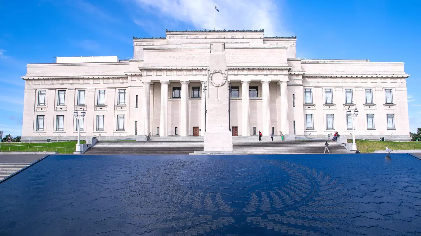 The exterior of the neo-classicist War Memorial Museum