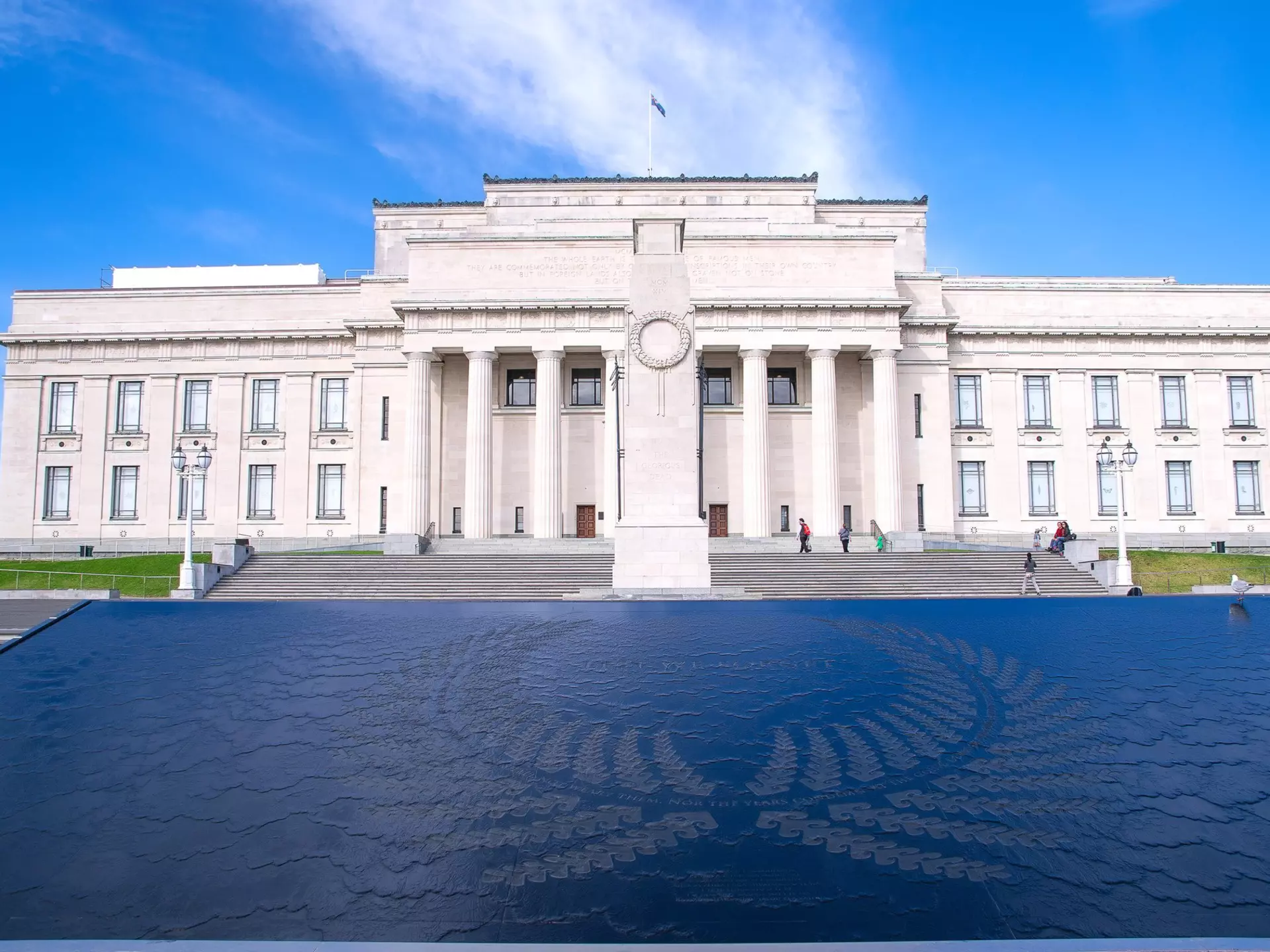 The exterior of the neo-classicist War Memorial Museum