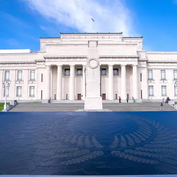 The exterior of the neo-classicist War Memorial Museum