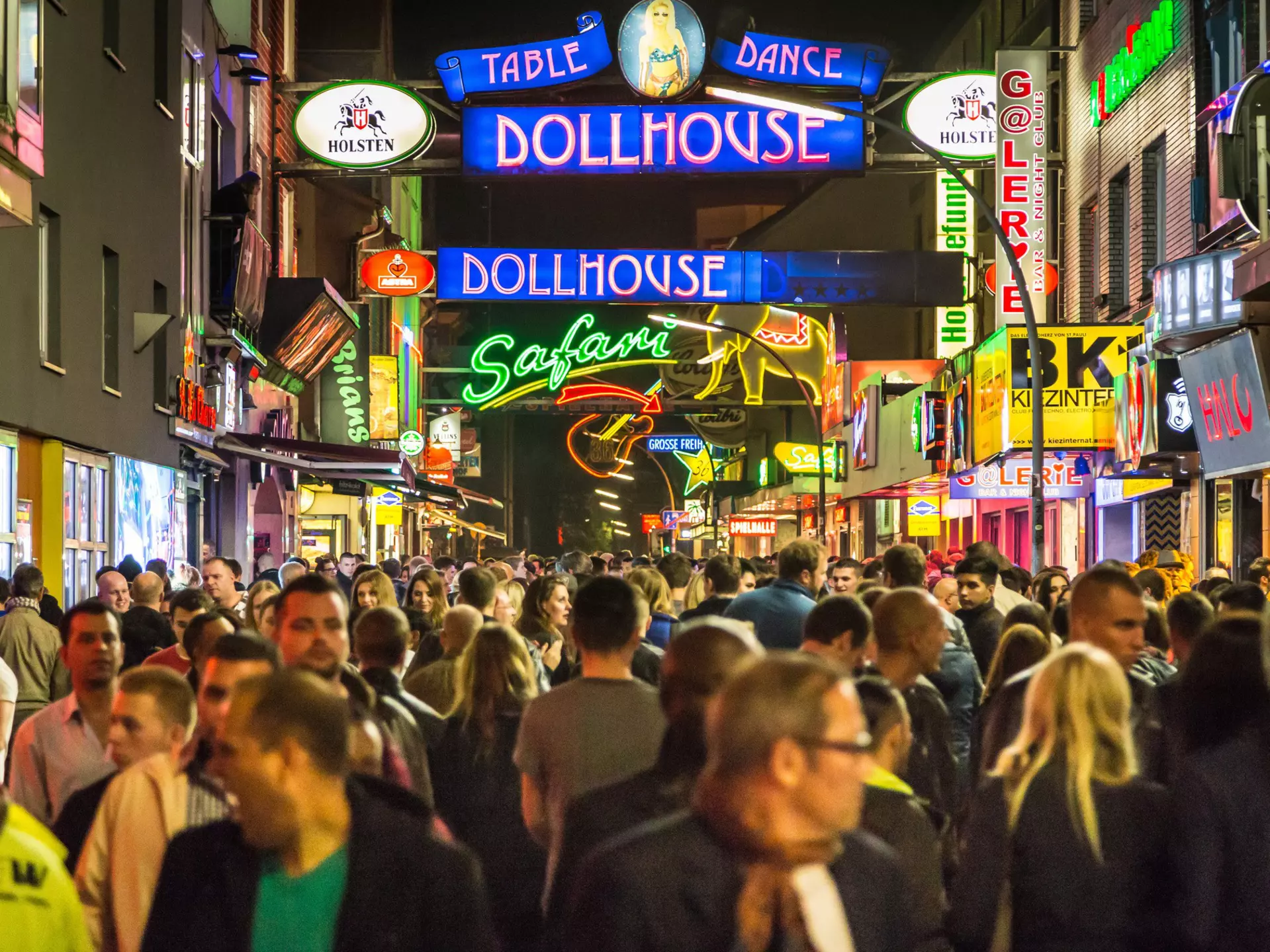 Reeperbahn in St Pauli district. Manuel Bischof / Getty Image