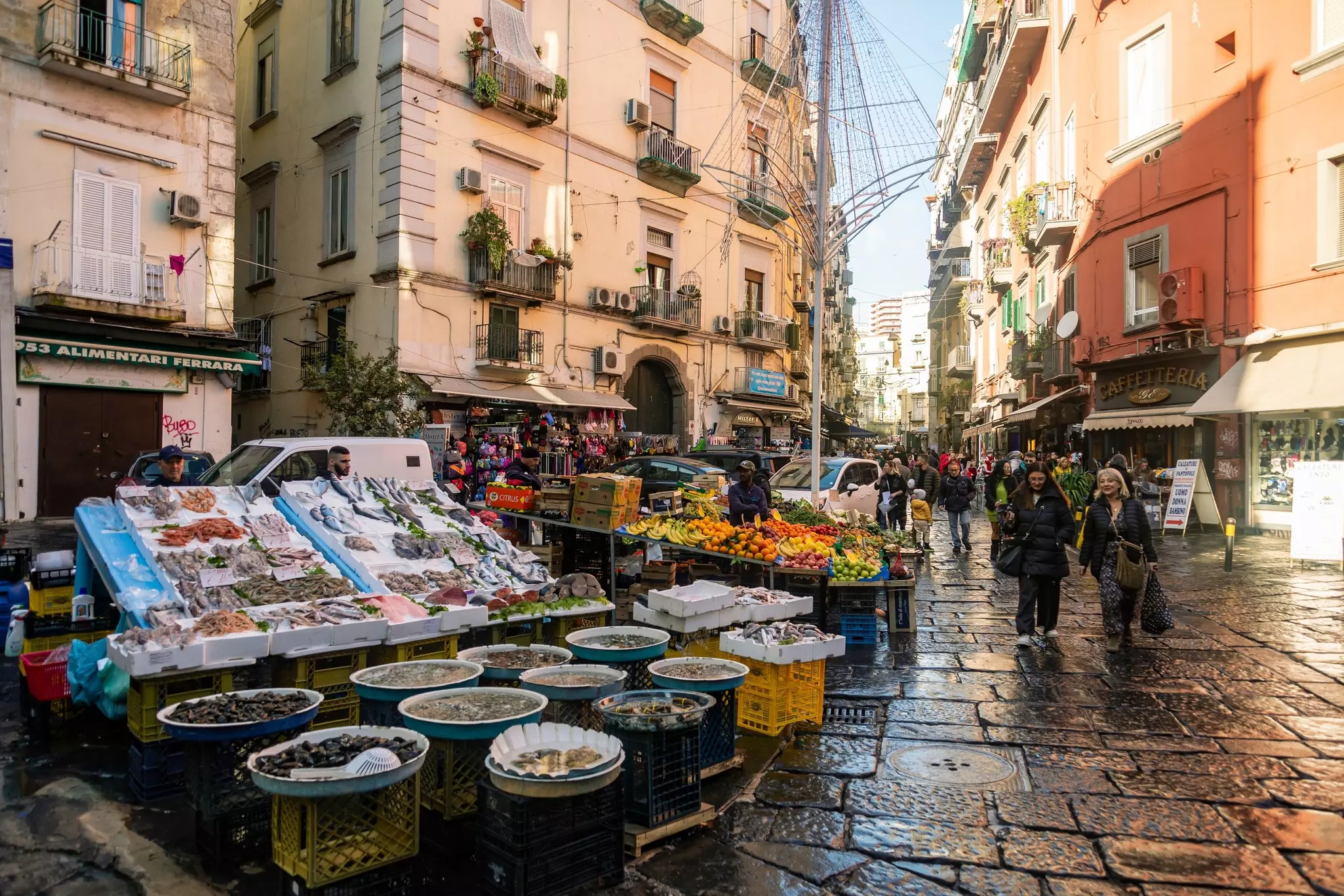 There are many ways to save money in Naples. Enrico Della Pietra/Shutterstock