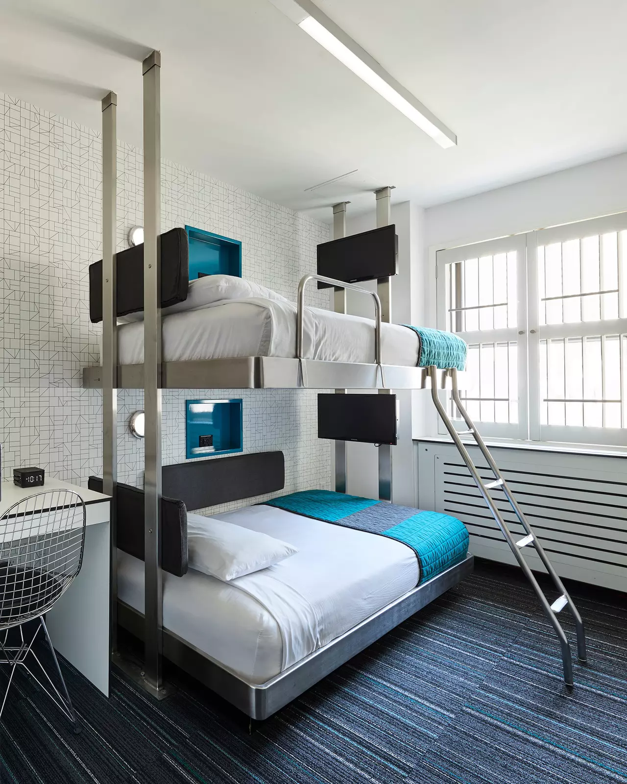 Pod Hotels courtesy images
Rooms + common spaces in Pod 51
To be used in "The best budget-friendly hotels in NYC"