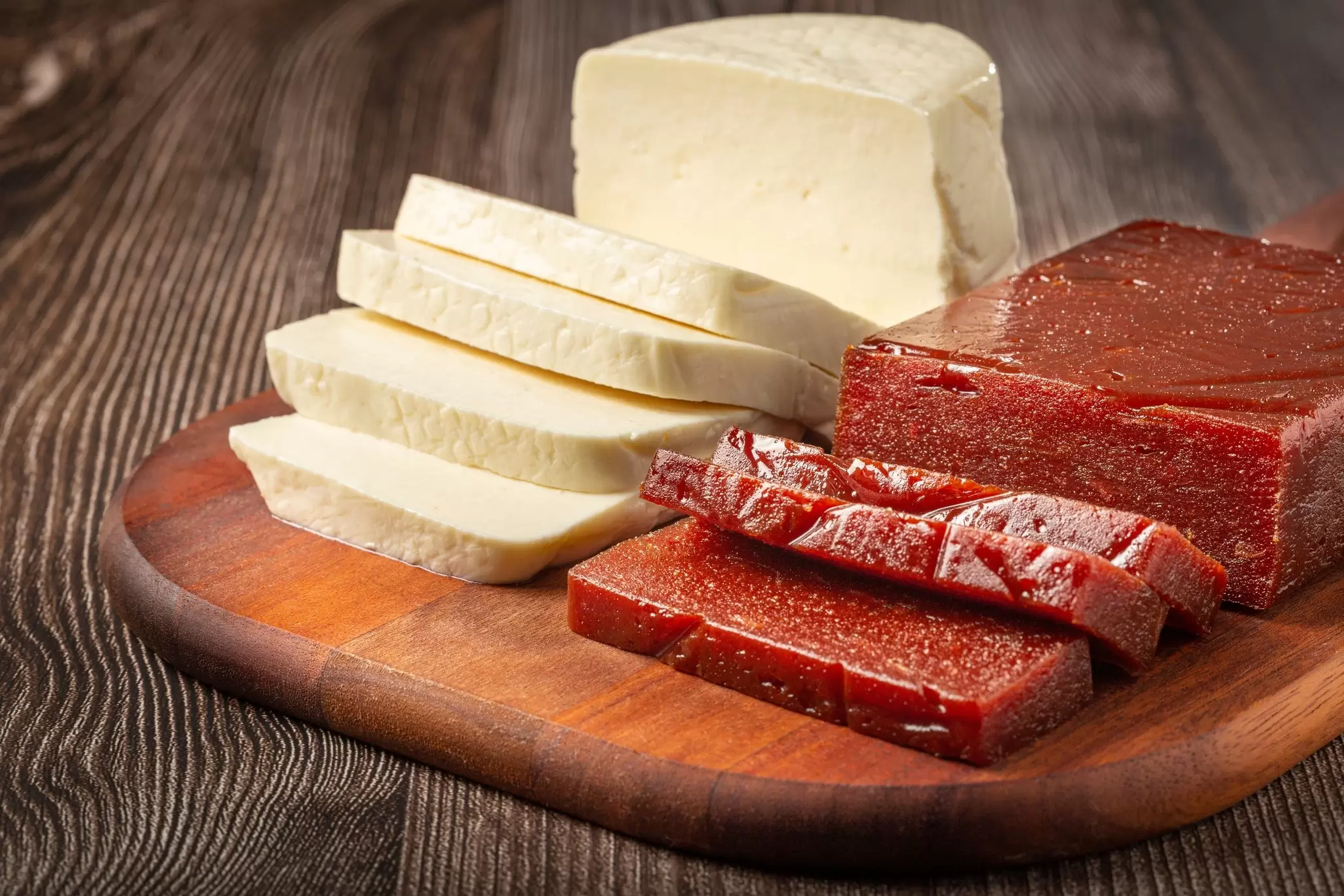 Guava jam with sliced ​​cheese on the table. Romeo e Julieta, a typical Brazilian sweet., License Type: media, Download Time: 2025-05-28T09:46:34.000Z, User: lonelyplanetmedia, Editorial: false, purchase_order: 65050 - Digital Destinations and Articles, job: Global Publishing WIP, client: Global Publishing WIP, other: Peterson Haggarty // SS Comp Ingestion