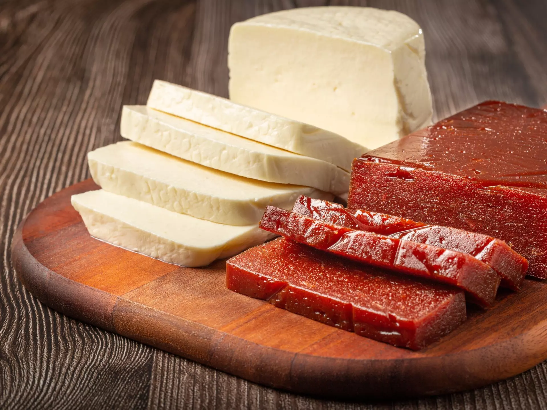 Guava jam with sliced ​​cheese on the table. Romeo e Julieta, a typical Brazilian sweet., License Type: media, Download Time: 2025-05-28T09:46:34.000Z, User: lonelyplanetmedia, Editorial: false, purchase_order: 65050 - Digital Destinations and Articles, job: Global Publishing WIP, client: Global Publishing WIP, other: Peterson Haggarty // SS Comp Ingestion