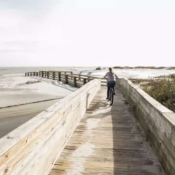 Georgia's beaches are great for empty sands, scattered seashells and silence © Mint Images / Getty Images 