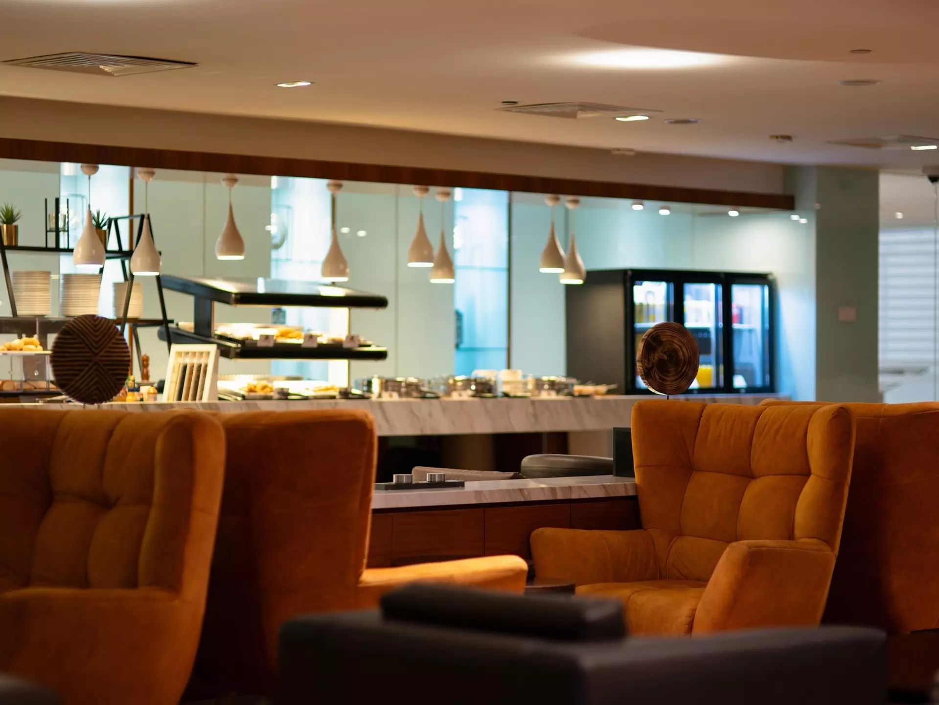 Sky Suite Airport Lounge in the Kuala Lumpur airport. Shutterstock / Sorbi