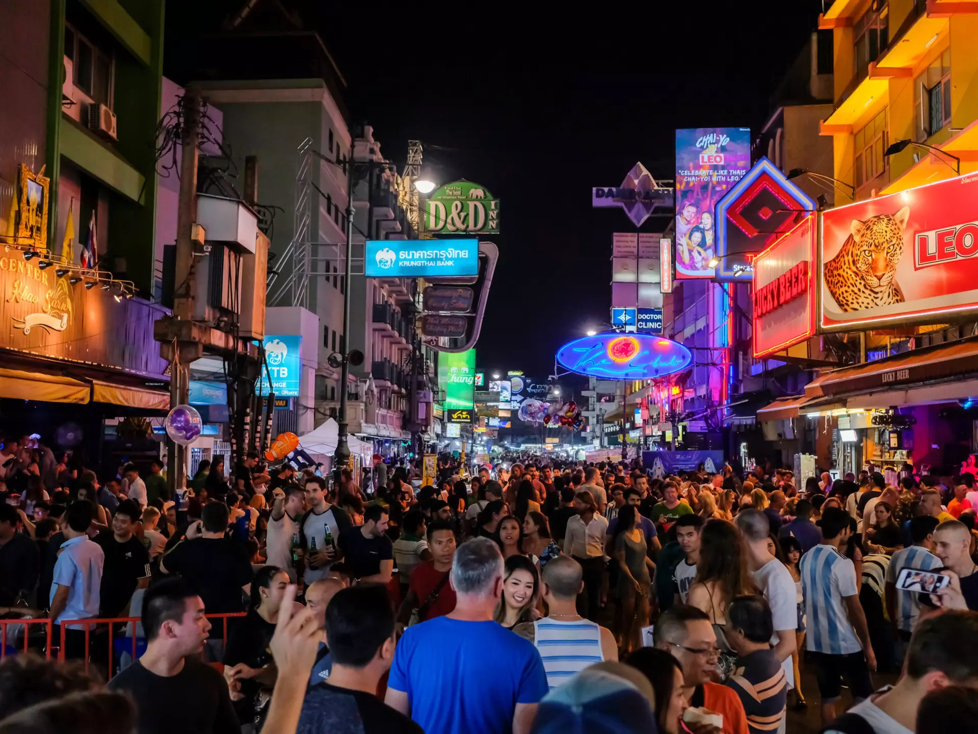 Khao San Road, Bangkok / Thailand - January 2019: Khao San Road is a very popular place for backpackers and travelers.  License Type: media  Download Time: 2024-03-11T10:32:10.000Z  User: Norma.PrauseBrewer_LonelyPlanet  Is Editorial: Yes  purchase_ord...