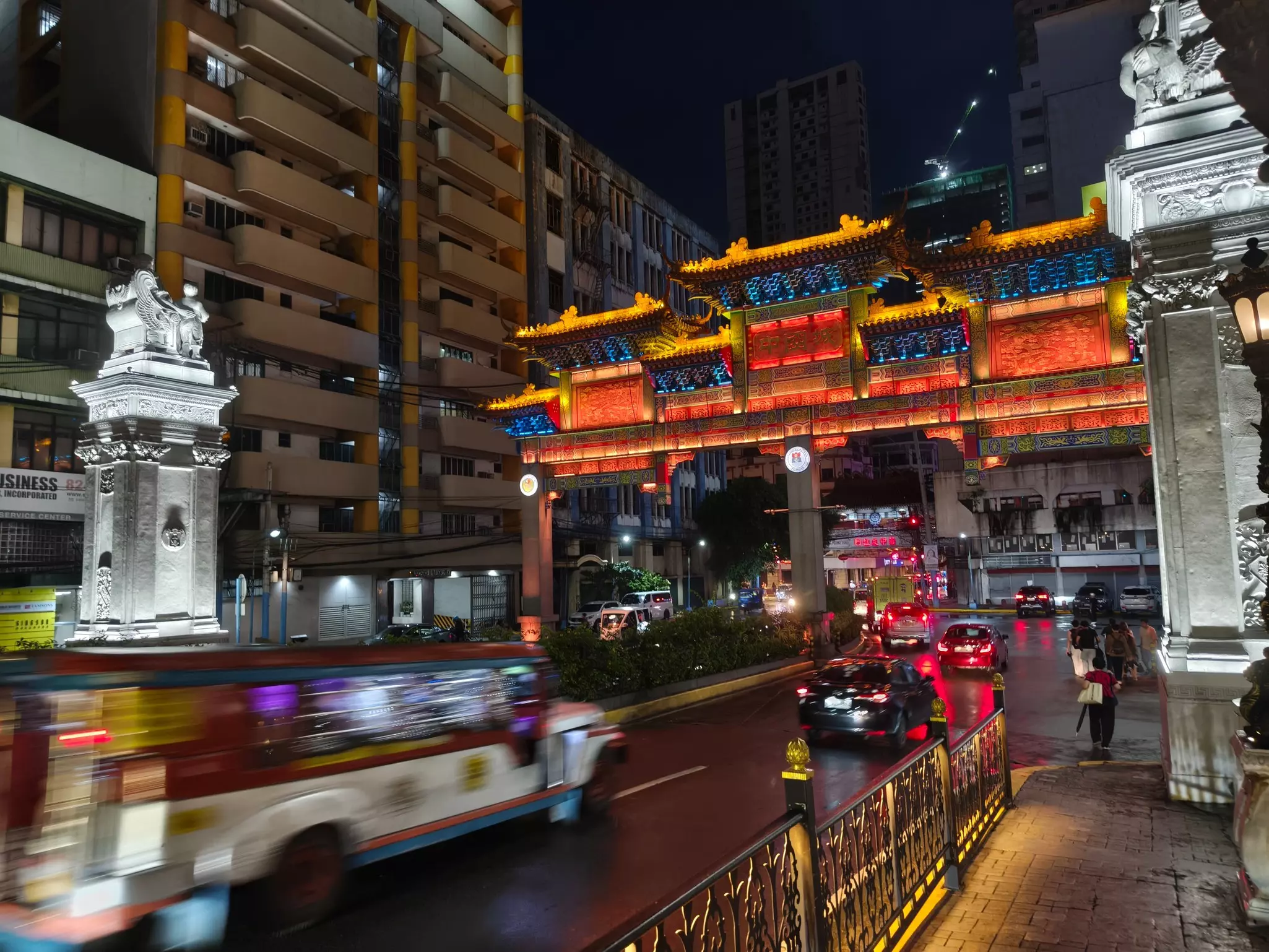 Tecno Partnerships V1
Night in Chinatown, Manila. 
Jilson Tiu for Lonely Planet