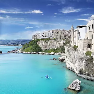Medieval town of Vieste perched on cliff ridge.
Lonely Planet Traveller Magazine, Issue 20, Unsung Italy