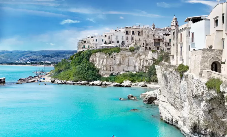 Medieval town of Vieste perched on cliff ridge.
Lonely Planet Traveller Magazine, Issue 20, Unsung Italy