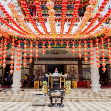 Kuala Lumpur Malaysia 19. June 2018 Roof with red Chinese lanterns in the Thean Hou Temple. Kuala Lumpur Malaysia., License Type: media, Download Time: 2024-07-04T06:34:04.000Z, User: mvm_lonelyplanet, Editorial: true, purchase_order: 56530, job: Global Publishing-WIP, client: The World 3, other: Virginia Moreno