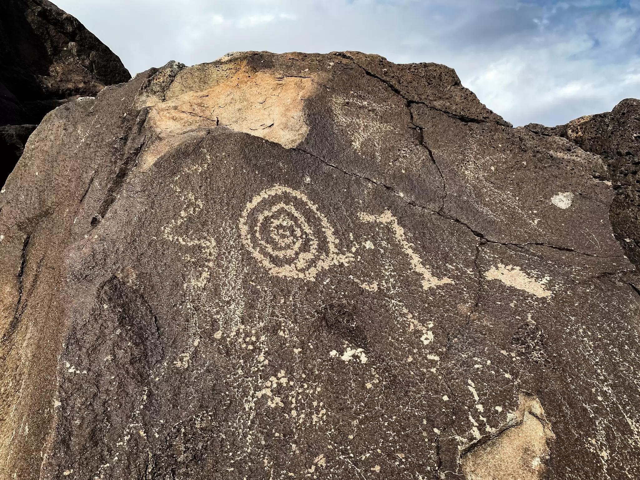 Petroglyph National Monument in Albuquerque, New Mexico along West Mesa, a volcanic basalt escarpment. Petroglyph images carved by Ancestral Pueblo people and early Spanish settlers. Boca Negra Canyon, License Type: media, Download Time: 2025-01-17T16:11:28.000Z, User: Ppeterson948, Editorial: false, purchase_order: 56500 - T&R or Kids, job: Global Publishing WIP, client: BIT 2026, other: Pia Peterson Haggarty