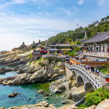 Haedong Yonggungsa in Busan. Sean Hsu/Shutterstock.