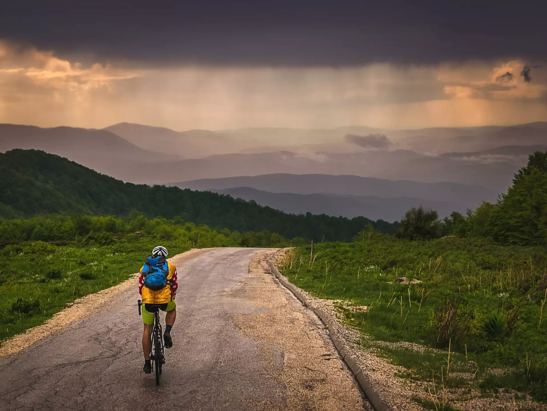 Cycling through a lonely and beautiful Serbia. Beliphotos / Shutterstock