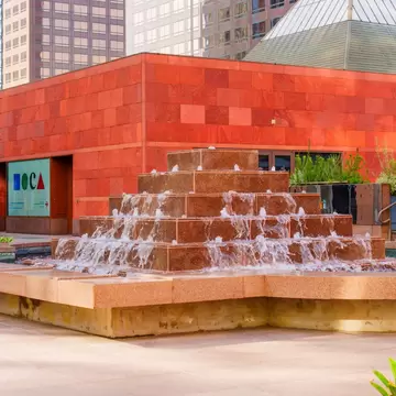 Los Angeles, California - December 3, 2024: Wide-angle view of a contemporary fountain structure located at The Museum of Contemporary Art in Los Angeles, showcasing its architectural design., License Type: media, Download Time: 2026-04-17T15:56:39.000Z, User: joebindloss38, Editorial: true, purchase_order: 65050 - Digital Destinations and Articles, job: Online editorial, client: The 9 best museums in Los Angeles, other: Joe Bindloss