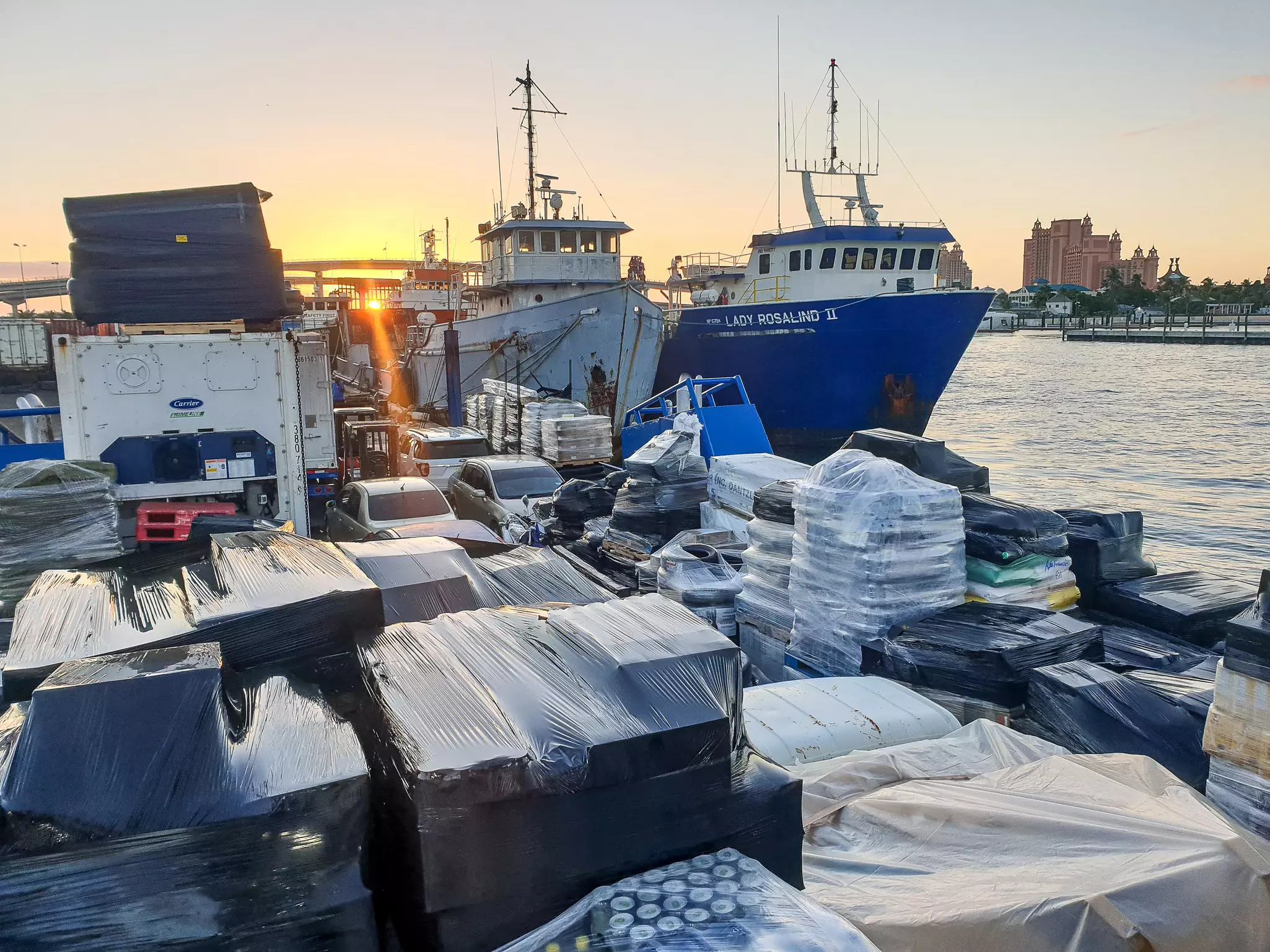 The mail boat is packed with essential supplies and construction materials, in addition to passengers © Juan Martinez