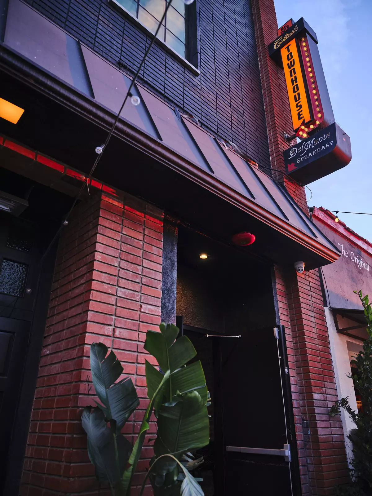 Townhouse bar in Venice, LA