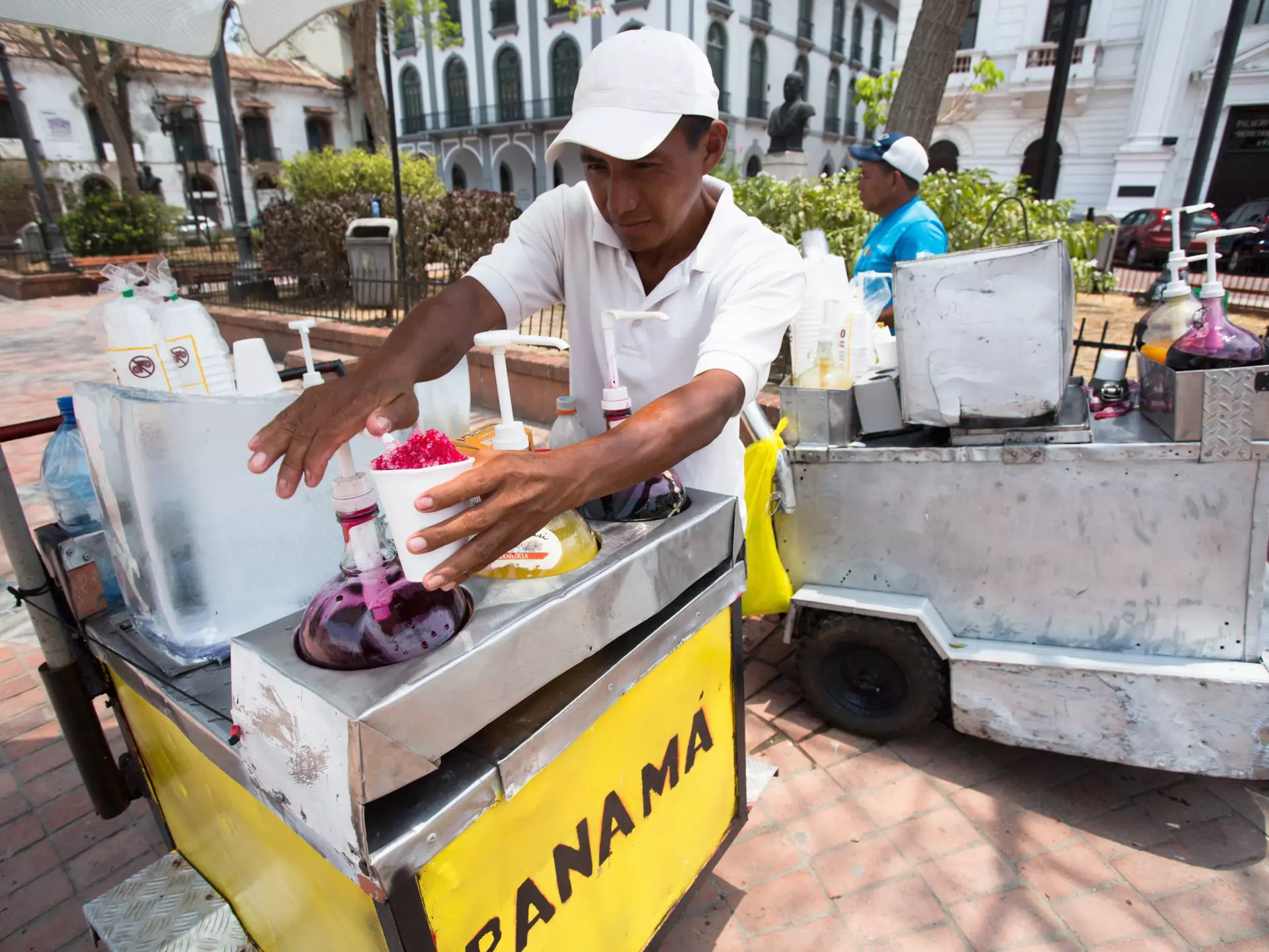 Shaved ice for sale on the streets in Panama City
175814653
shaved ice, street food, vendor