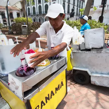 Shaved ice for sale on the streets in Panama City
175814653
shaved ice, street food, vendor