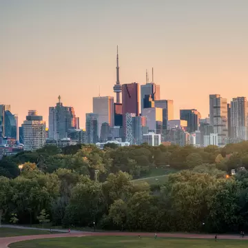 GettyImages-1414844569.jpg
A sunset shot of Toronto over Riverdale park