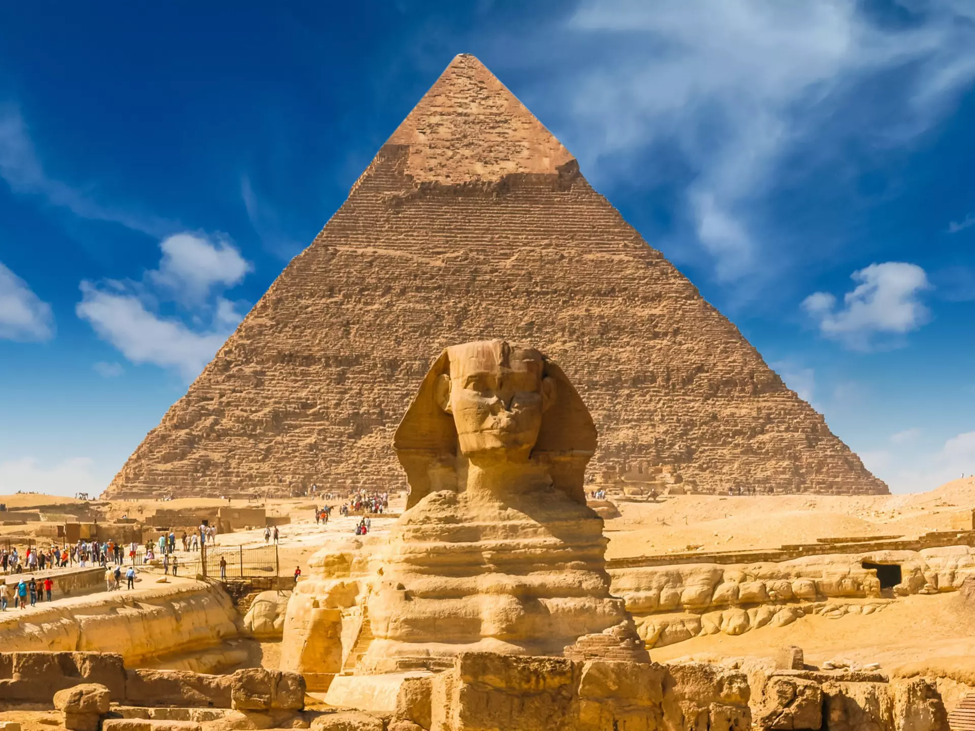 Many major sights, including the Pyramids of Giza, offer significant discounts for students © Anton Belo / Shutterstock