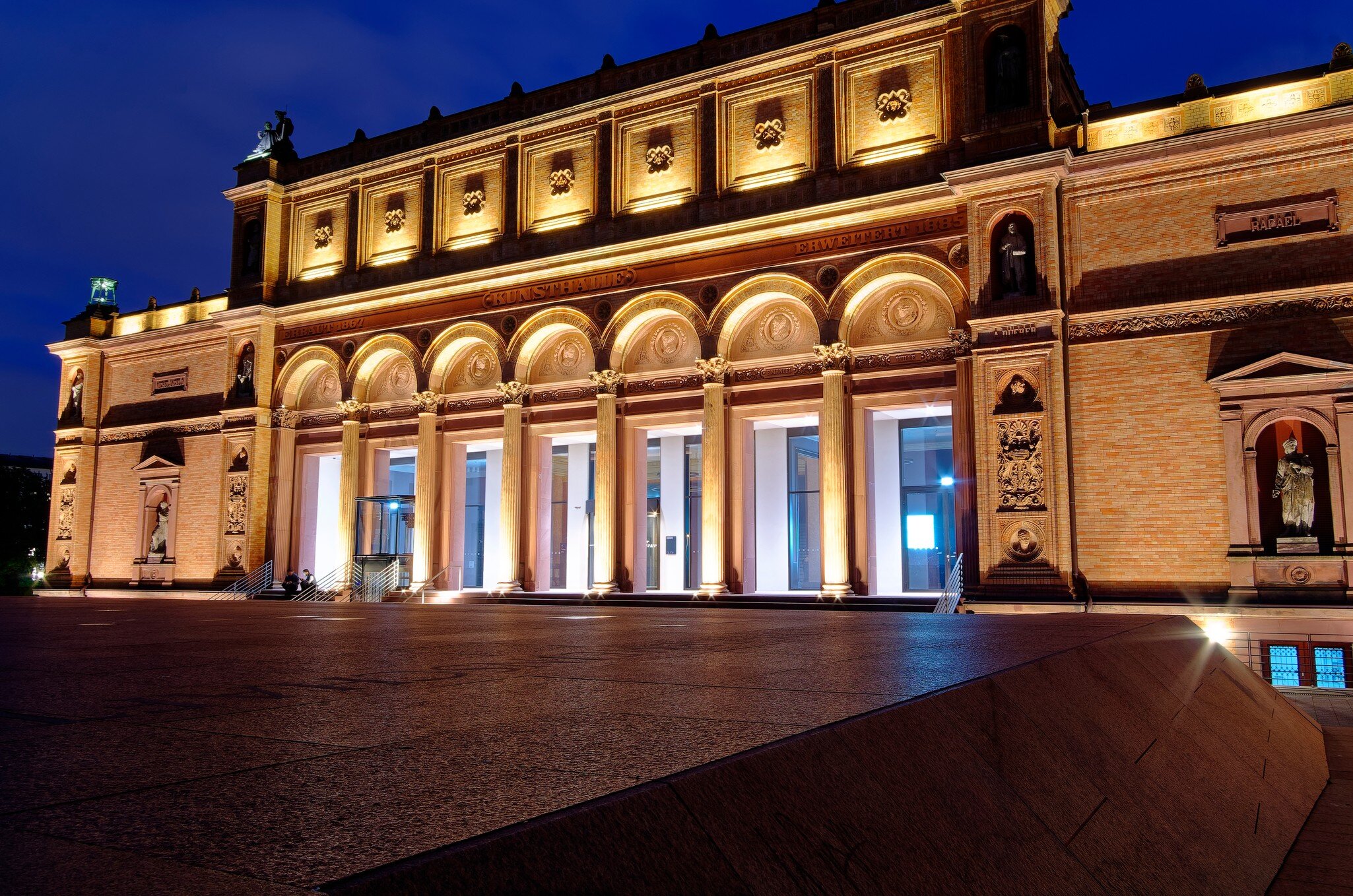 Exterior view of the Hamburger Kunsthalle in Hamburg, Germany.