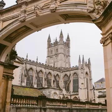 Bath, Somerset - January 1 2024: The Bath Abbey View , License Type: media, Download Time: 2026-04-23T16:59:16.000Z, User: LP_ZRay, Editorial: true, purchase_order: 65050 - Digital Destinations and Articles, job: Lonely Planet, client: App Content, other: Zayira Ray
