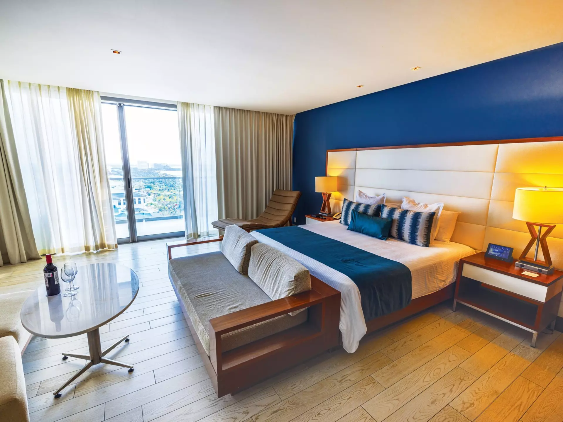 A picture of the apartment's spacious and light living room