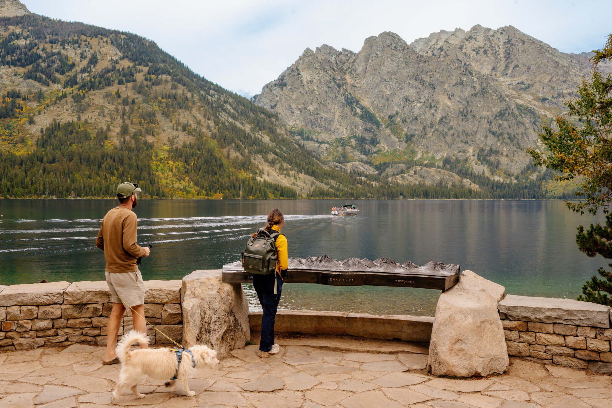 Visitors at Jenny Lake in Grand Teton National Park, Wyoming, USA.