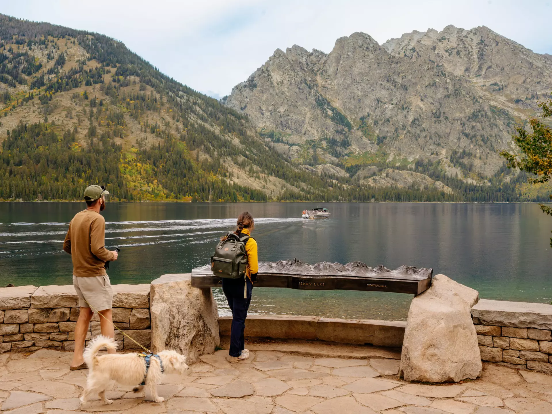 Visitors at Jenny Lake in Grand Teton National Park, Wyoming, USA.