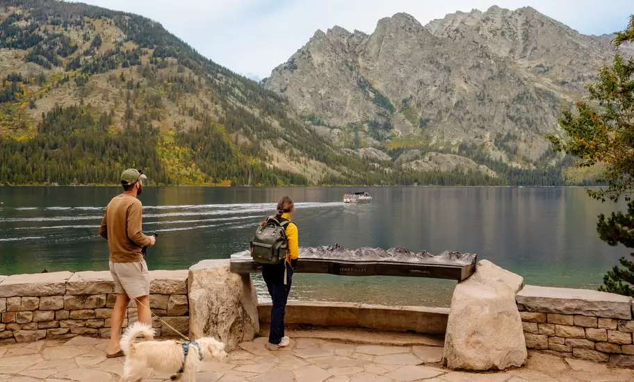 Visitors at Jenny Lake in Grand Teton National Park, Wyoming, USA.