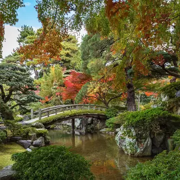 2ATJB76 Beautiful gaden at the Imperial Palace in Kyoto, Japan.
2ATJB76
Imperial, Palace, Landscape, countryside, Peaceful, Picturesque, Beautiful, fall, Autumn, colourful, Tourist, attraction, garden, japan, travel, Park, Colour, color, vibrant, tree, forest, woods, maple, Autumn, colours, tourism
** RIGHTS MANAGED ** downloaded for use on the LP app . Beautiful garden at the Imperial Palace in Kyoto, Japan