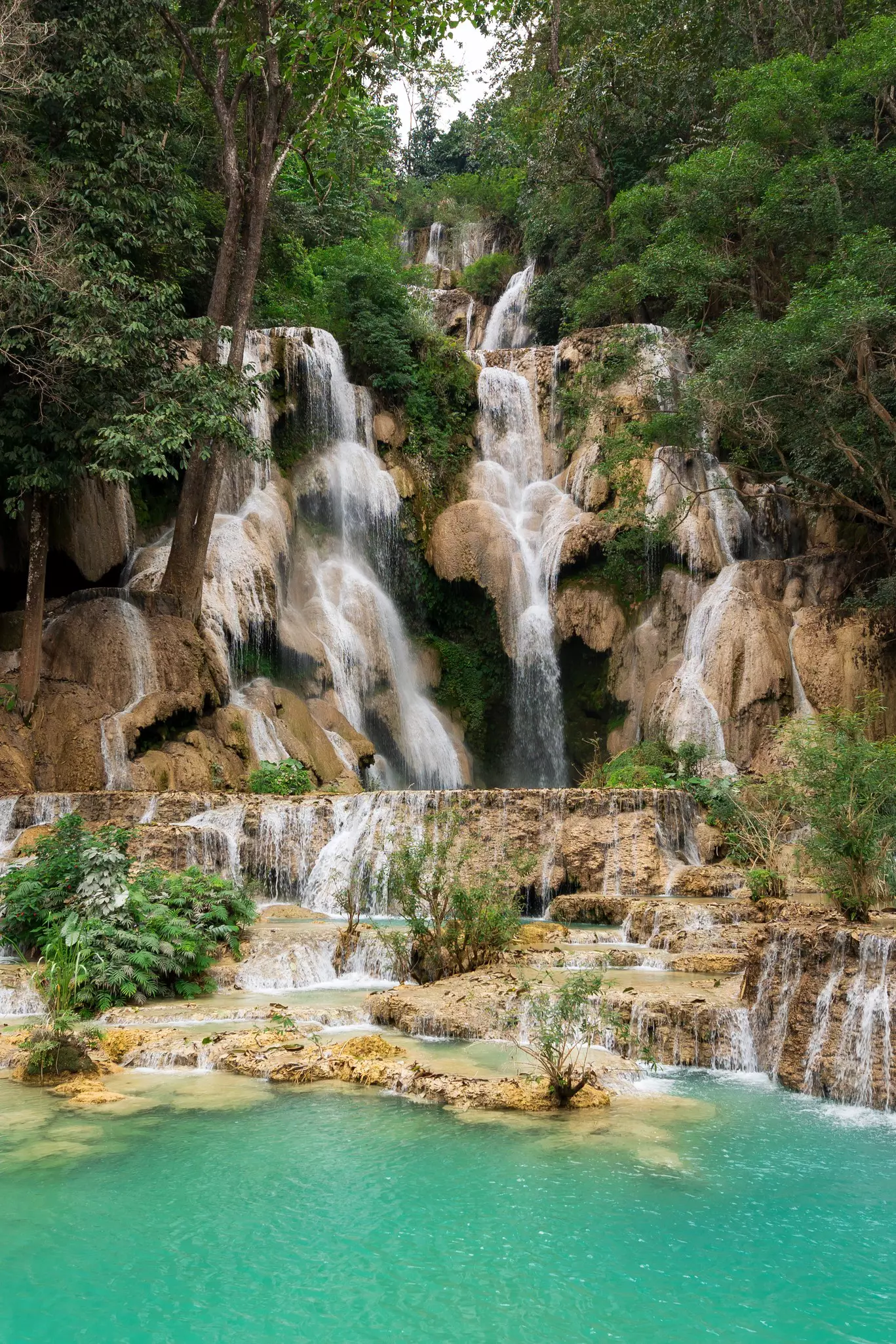 Tat Kuang Si Waterfalls at Luang prabang, Laos., License Type: media, Download Time: 2025-05-29T14:38:03.000Z, User: lonelyplanetmedia, Editorial: false, purchase_order: 65050 - Digital Destinations and Articles, job: Global Publishing WIP, client: Global Publishing WIP, other: Peterson Haggarty // SS Comp Ingestion