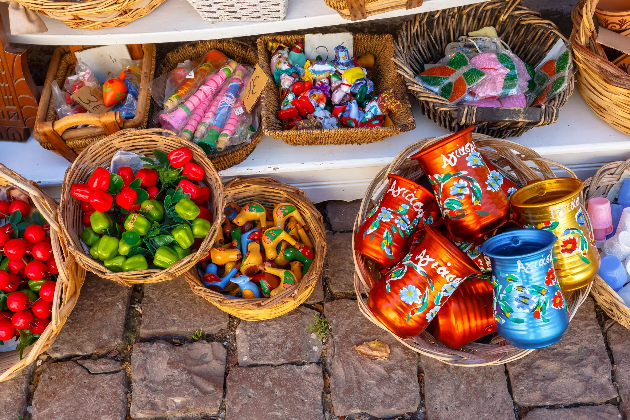 Traditional art in Agiasos market on the island of Lesvos © Pnik / Getty Images