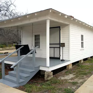 Exterior of the Elvis Presley Birthplace in Tupelo, Mississippi