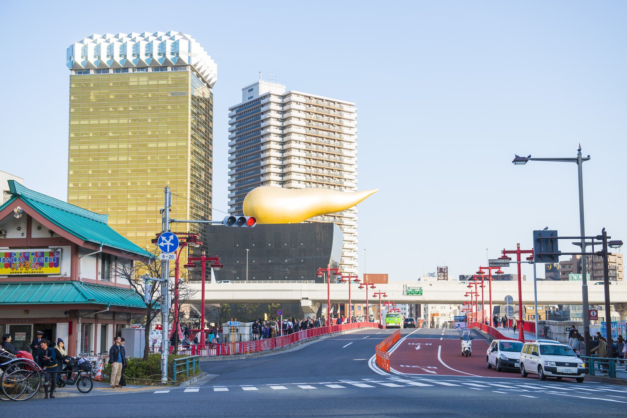 Asakura - Japan , 18 February 2016: red bridge to Asahi beer hall at Asakusa
409092265
asahi, asakusa, beer, bridge, building, hall, japan, landmark, people, red, river, sumida, tokyo, transport, travel, view, walk, walkway