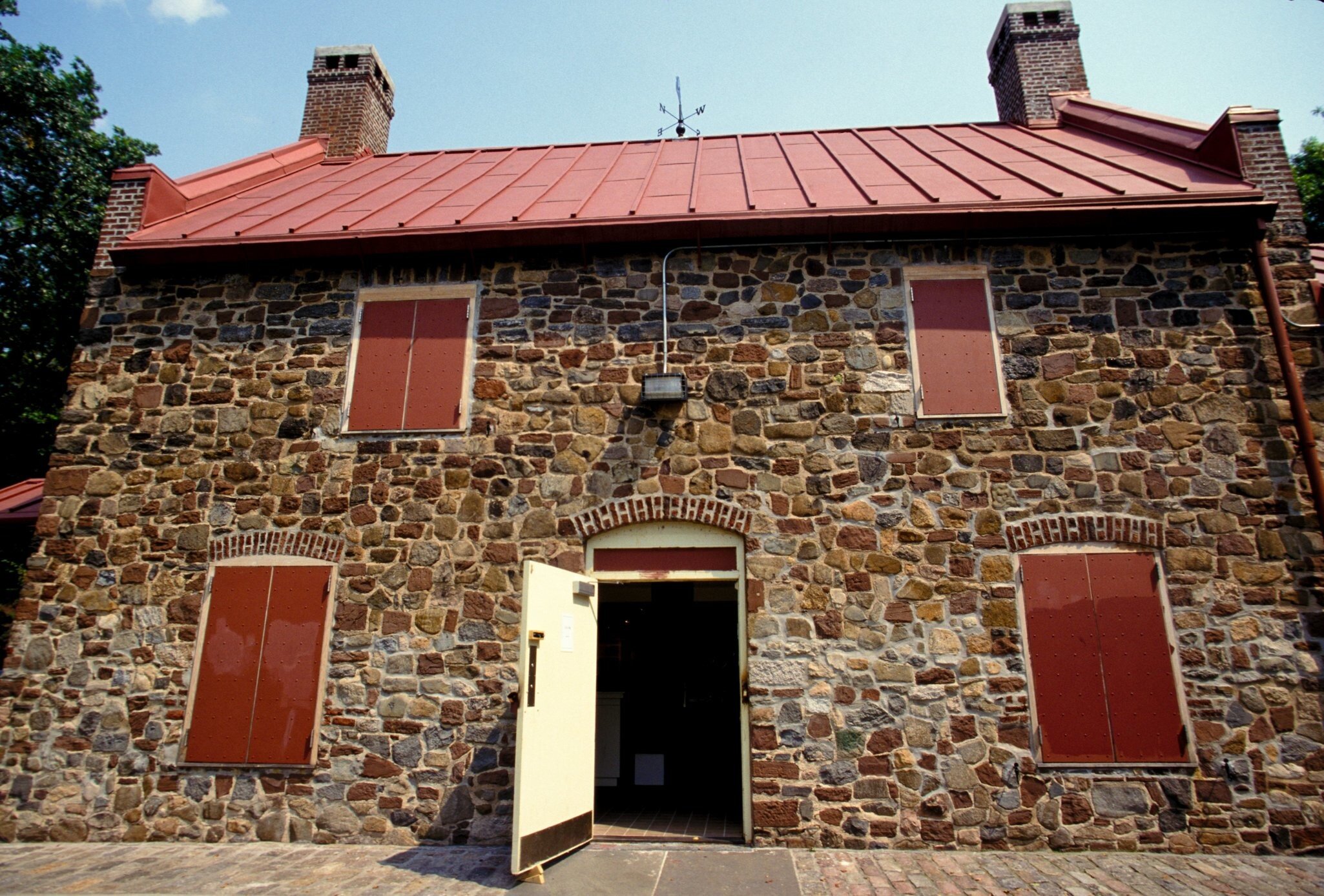 New York, New York, Brooklyn, The Old Stone House, Replica Of Original From Revolutionary War. (Photo by Education Images/UIG via Getty Images)