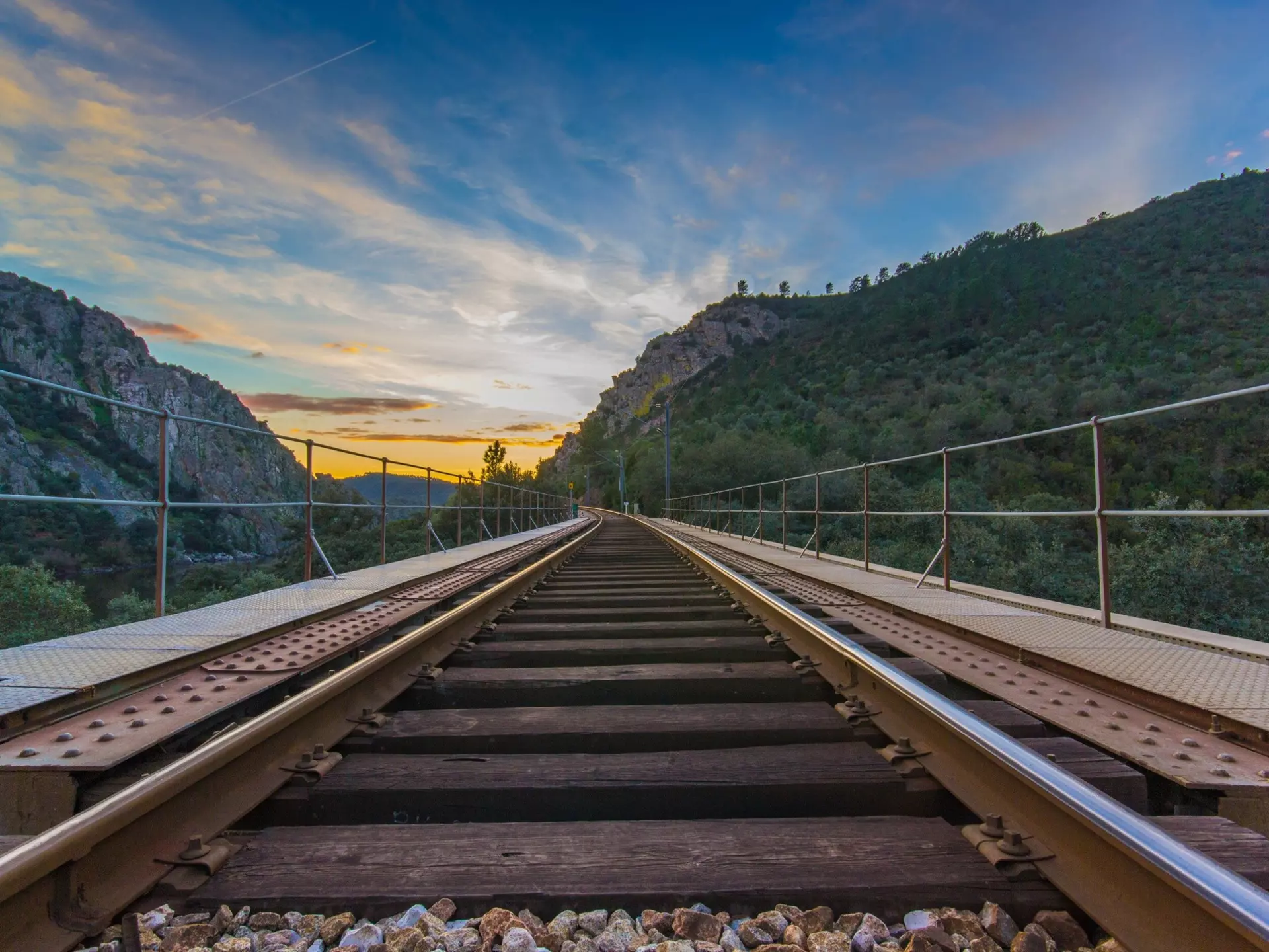 Railway road with mountains in background at sunset, Portugal
Brigde, Canon, Railroad, Railway, portugal, train, pedroquintela, CanonGetaway