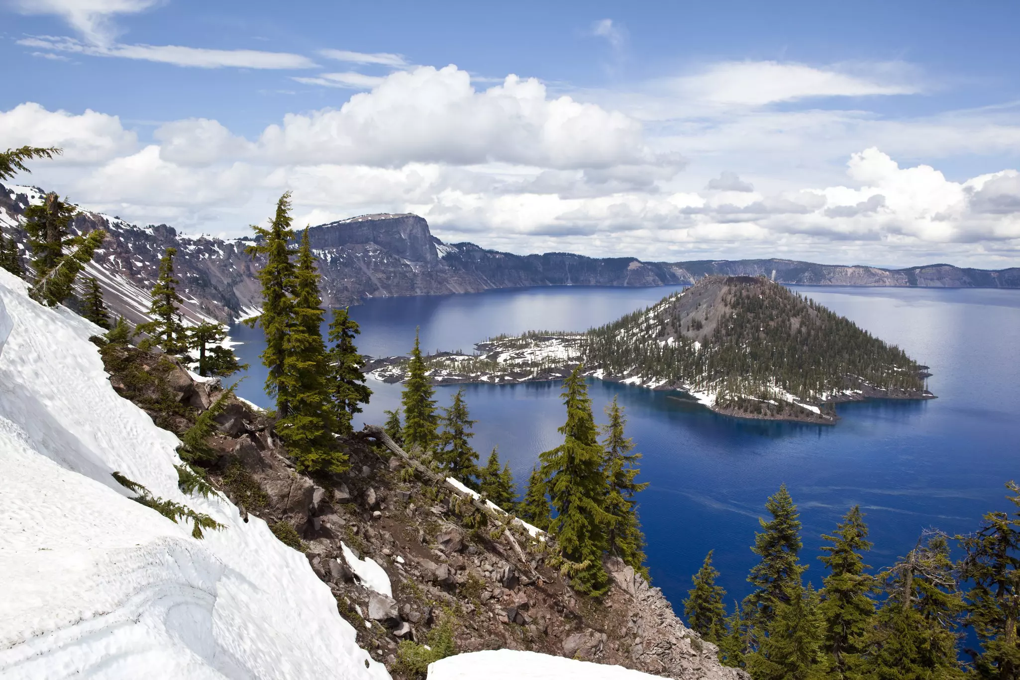 If heading to Crater Lake, accommodations are cheaper in Grants Pass, Ashland or Klamath Falls © Aurora Open / Getty Images