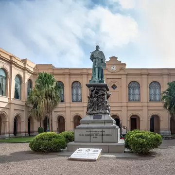 Manzana Jesuitica courtyard and Obispo Trejo Statue in Cordoba, Argentina.