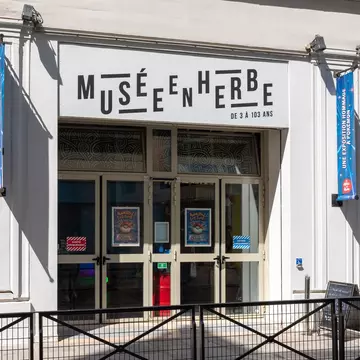 Exterior of the 'musée en herbe' (Museum in the making, 'Budding museum) a children's museum in the 1st arrondissement of Paris, France. The museum displays art at children's height.