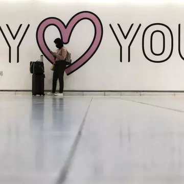 A traveler in Terminal 4 at John F. Kennedy International Airport (JFK) in New York, U.S., on Monday, Sept 27, 2021. The U.S. will soon allow entry to most foreign air travelers as long as they're fully vaccinated against Covid-19 -- while adding a testing requirement for unvaccinated Americans and barring entry for foreigners who haven't gotten shots. Photographer: Angus Mordant/Bloomberg via Getty Images
1235552094
travelers, u.s.a., passengers, us, americas, aviation, transportation and logistics, industries, business news, united states of america, american, north american