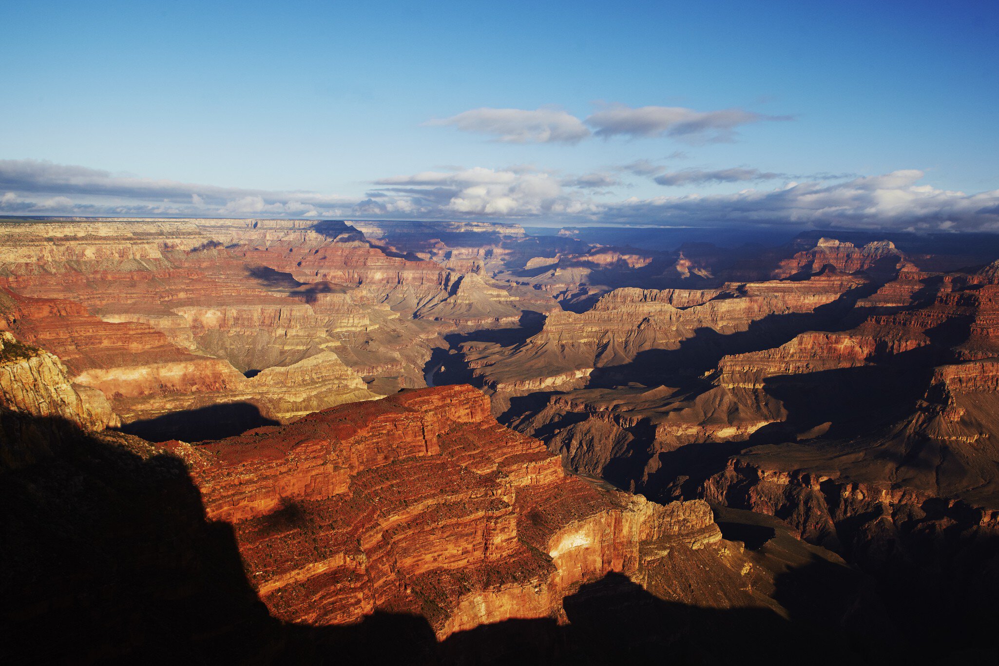Overview of Grand Canyon seen from South Rim.