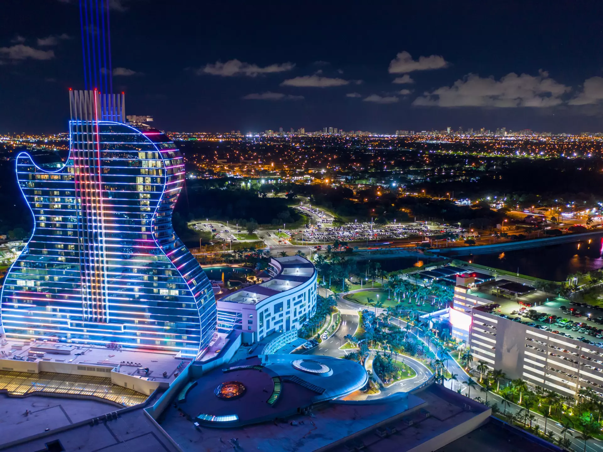 HOLLYWOOD, FL, USA - OCTOBER 28, 2019: Guitar shaped hotel Seminole Hard Rock Hollywood FL  License Type: media  Download Time: 2023-12-12T14:50:28.000Z  User: ceri_lp  Is Editorial: Yes  purchase_order:   