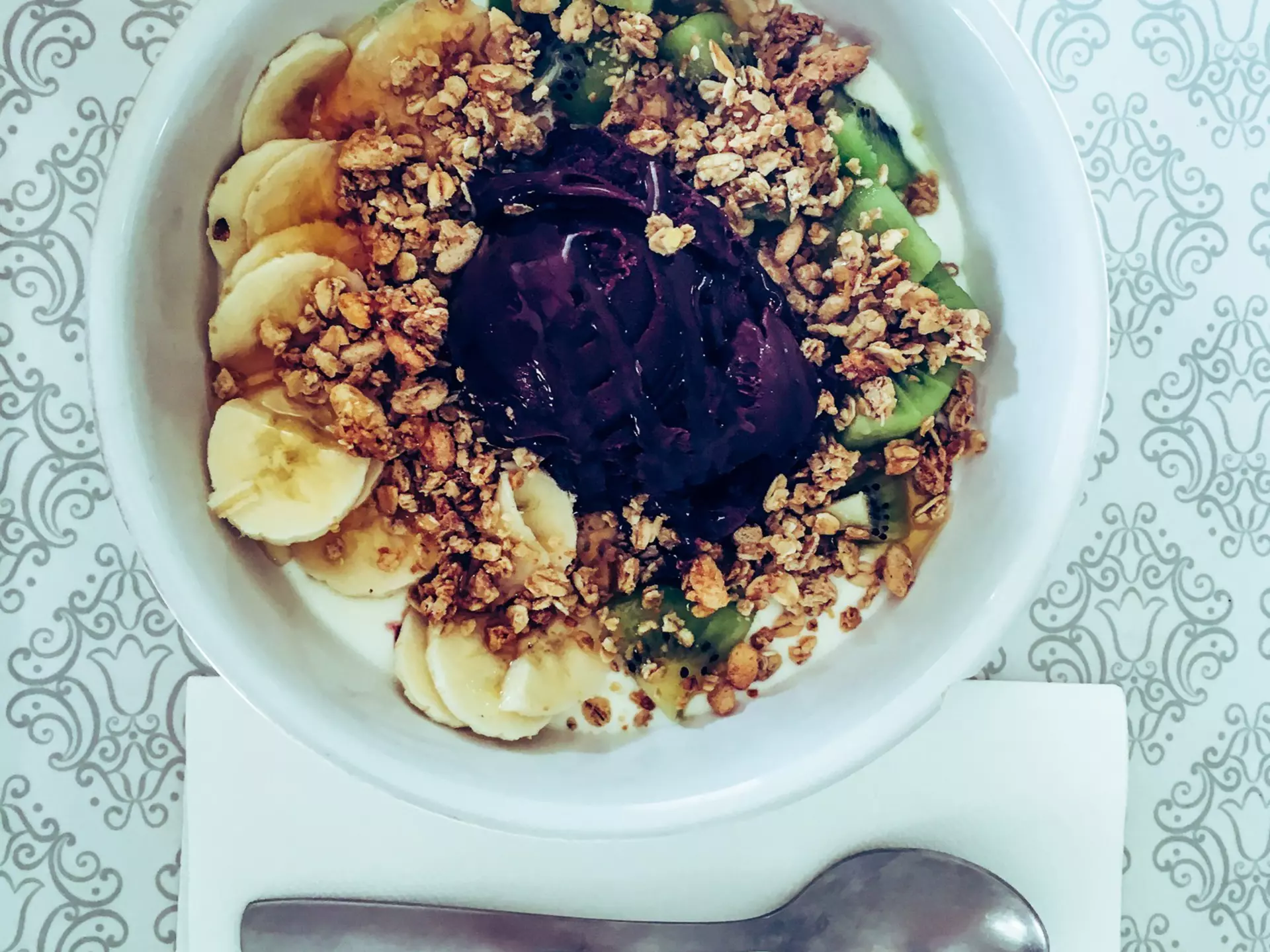 Casinha Boutique Cafe açai bowl, Porto, Portugal