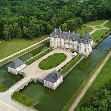 Château de Bourron in Fontainebleau, France. clemMtravel/Shutterstock